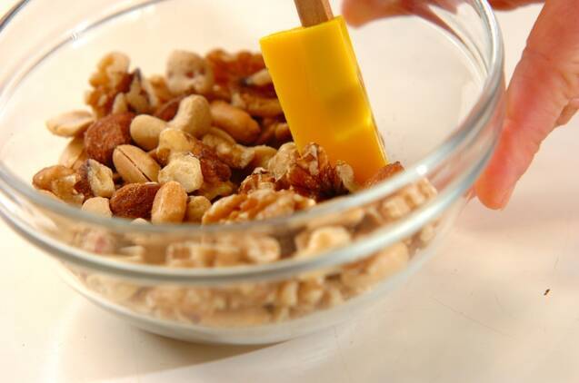 スパイシーローストナッツの作り方の手順2