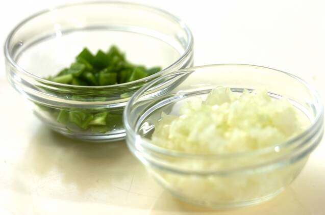 エビのピリ辛オムライスの作り方の手順2