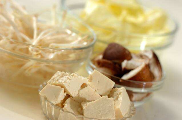 包丁を使わずできる！具だくさん豚汁の作り方の手順1