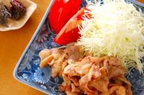 豚薄切肉のショウガ焼き