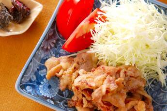 豚薄切肉のショウガ焼き