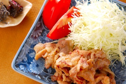豚薄切肉のショウガ焼き