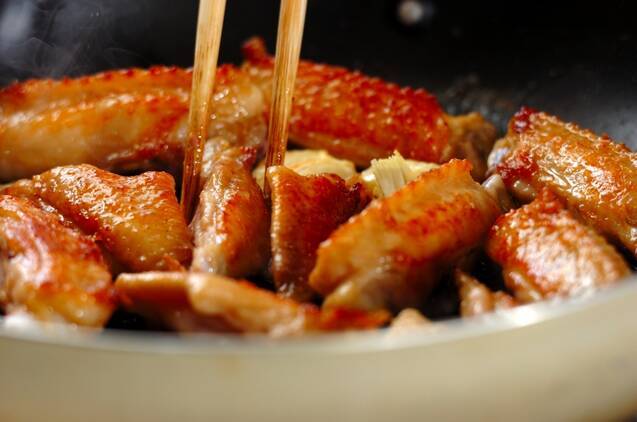 鶏手羽中のピリ辛ガーリック焼きの作り方の手順4
