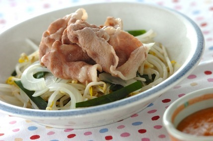 ゴマみそダレの豚しゃぶしゃぶ