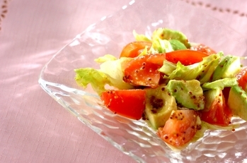 アボカドのサラダマスタードドレッシング