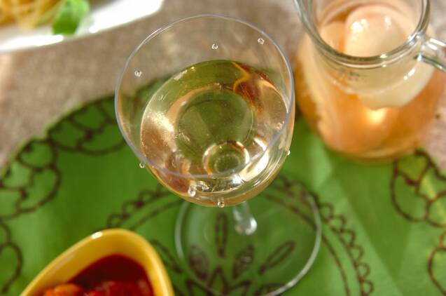 桃入り白ワイン