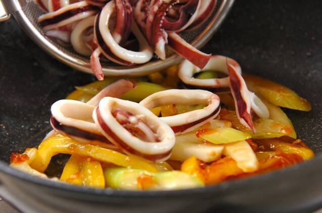 イカとセロリのオイスターソース炒めの作り方の手順6