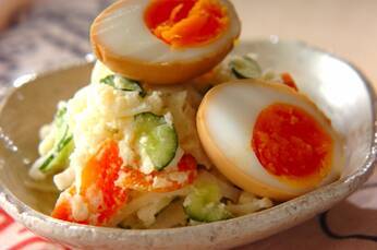 煮卵のせポテトサラダ