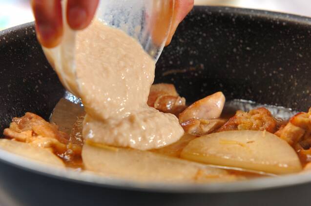 こっくり鶏と大根の酒粕煮の作り方の手順4