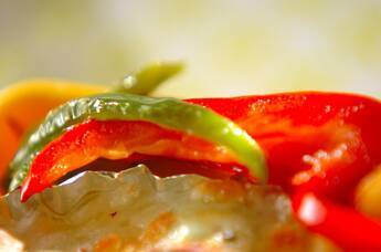 彩りパプリカのガーリックソテー