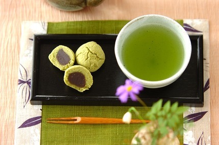 抹茶の黄身しぐれ