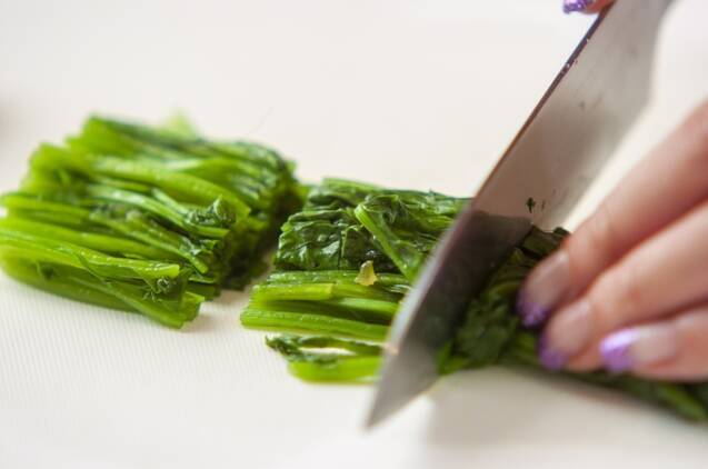 ホウレン草の梅おかか和えの作り方の手順1