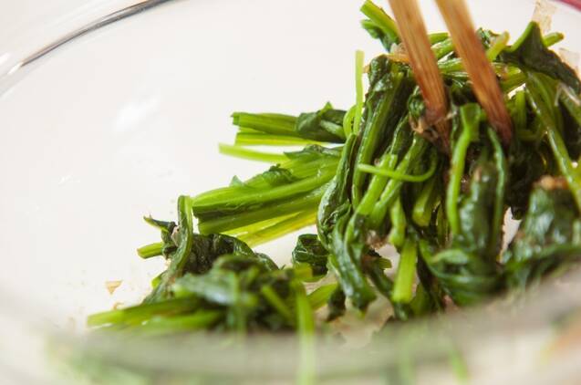 ホウレン草の梅おかか和えの作り方の手順3