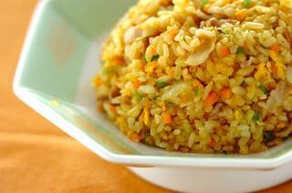 簡単パラパラ！絶品カレーチャーハン by 西川 綾さん