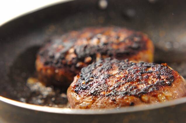 とろーりジューシー！チーズインハンバーグの作り方の手順5