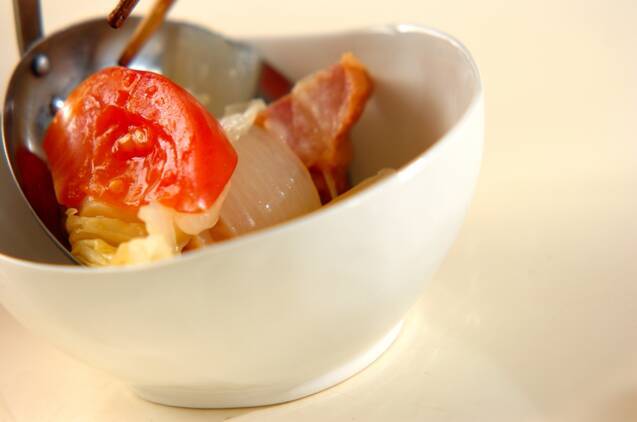 キャベツとベーコンのコンソメ鍋の作り方の手順7