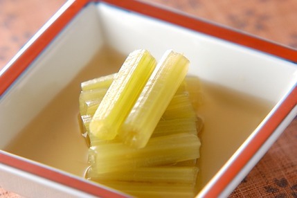 春をいただく 基本のフキの煮物