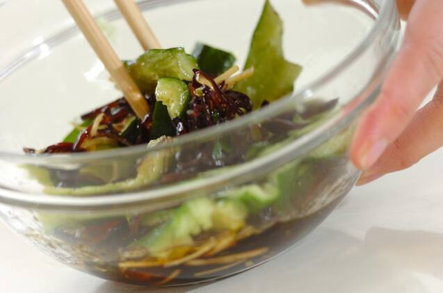 たたきキュウリの酢じょうゆの作り方の手順3