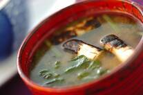 焼きネギとホウレン草のみそ汁