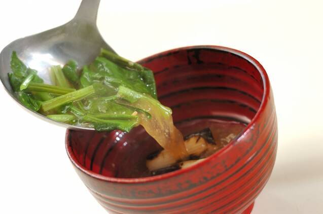 焼きネギとホウレン草のみそ汁の作り方の手順3