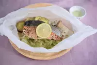 秋鮭と野菜の包み蒸し　柑橘添え