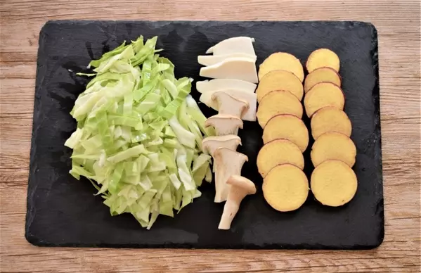 秋鮭と野菜の包み蒸し 柑橘添えの下準備1