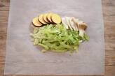 秋鮭と野菜の包み蒸し　柑橘添えの作り方2