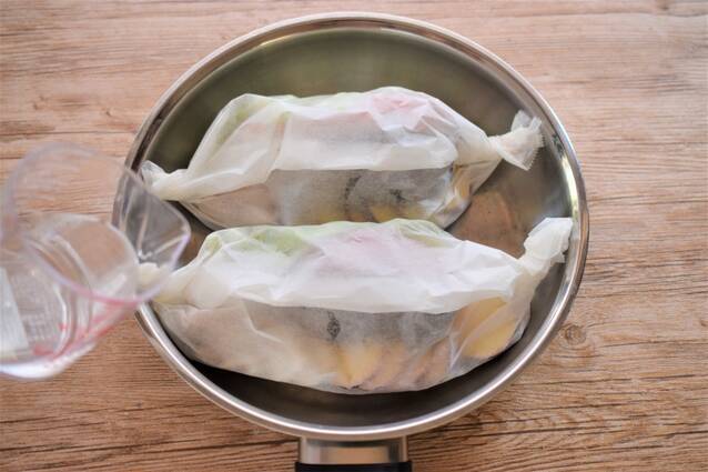 秋鮭と野菜の包み蒸し　柑橘添えの作り方の手順8