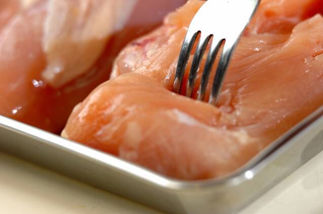 チキンのクリームソースがけの作り方の手順1