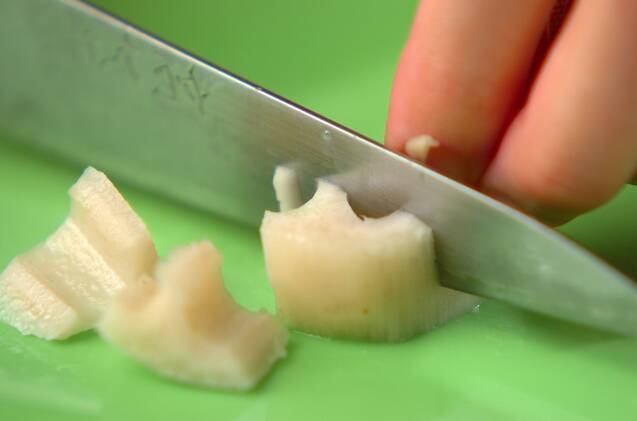 鶏とレンコンの照り焼きの作り方の手順1