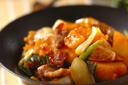 韓国風豚バラ肉じゃが（カムジャタン）