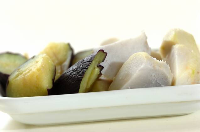 里芋とナスの中華風ゴマ和えの作り方の手順3