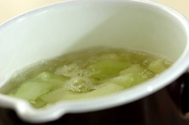 薄切りウリの葛汁の作り方の手順3