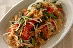 モヤシとニラのベーコン炒め