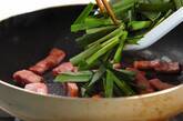 モヤシとニラのベーコン炒めの作り方3
