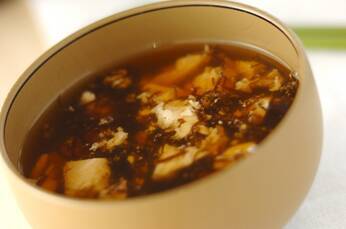 もずくと豆腐のスープ