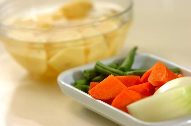 ほくほくジャガイモとインゲンの煮物の作り方の手順1