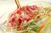 味付け簡単！春キャベツと豚バラ 電子レンジで温サラダ by近藤 瞳さんの作り方の手順3