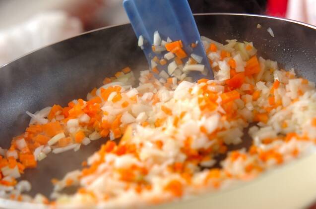 野菜たっぷり！キーマカレー トマト缶でプロの味 byMAKOさんの作り方の手順1