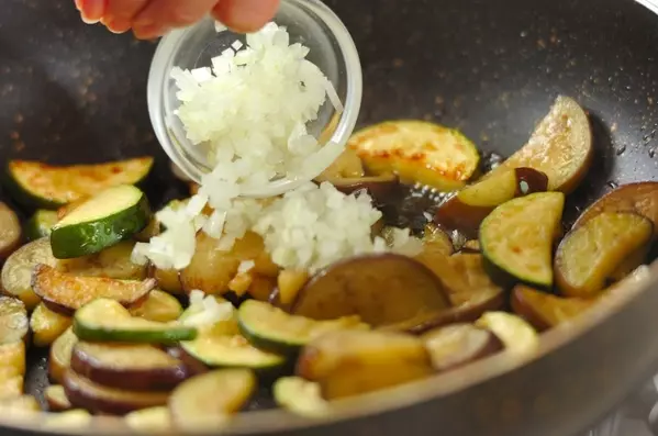 ナスとズッキーニのトマト煮の作り方2