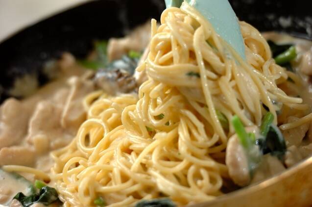 塩麹鶏の米粉クリームパスタの作り方の手順5