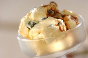 甘納豆とバルサミコ酢のバニラアイス