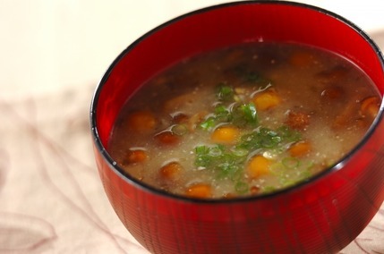 ナメコと納豆のみそ汁