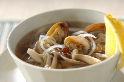 アサリとモヤシのエスニックスープ