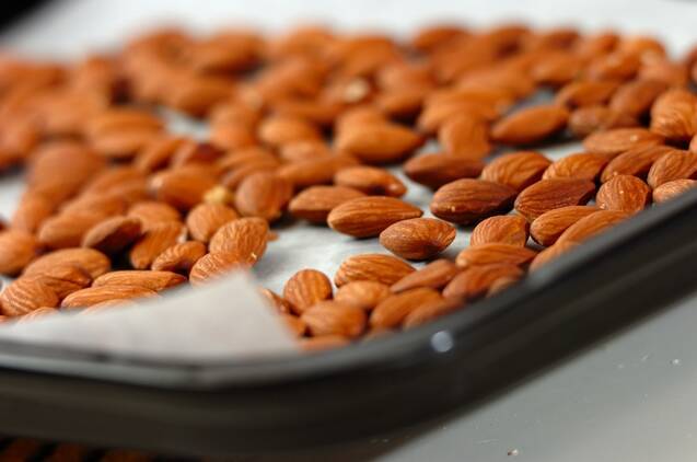 アーモンドプラリネの作り方の手順1