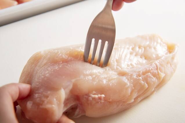 柔らかい！鶏むね肉の唐揚げ ご飯がすすむの作り方の手順1
