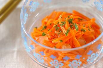 ニンジンとリンゴジャムのサラダ