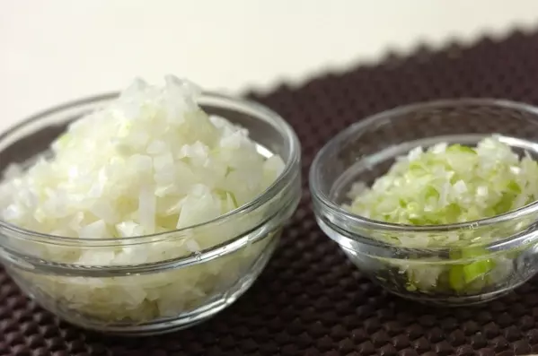 しっとりやわらかシューマイ 旨味たっぷり by金丸 利恵さんの下準備1