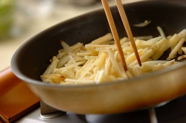 パセリたっぷりスペイン風オムレツの作り方の手順2