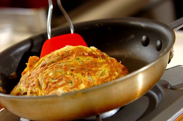 パセリたっぷりスペイン風オムレツの作り方の手順4